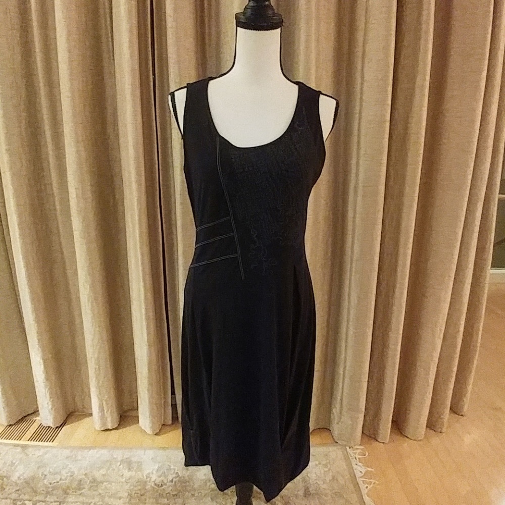 2026 Vintage "Must" Black Sleeveless Bubble Skirt Dress
